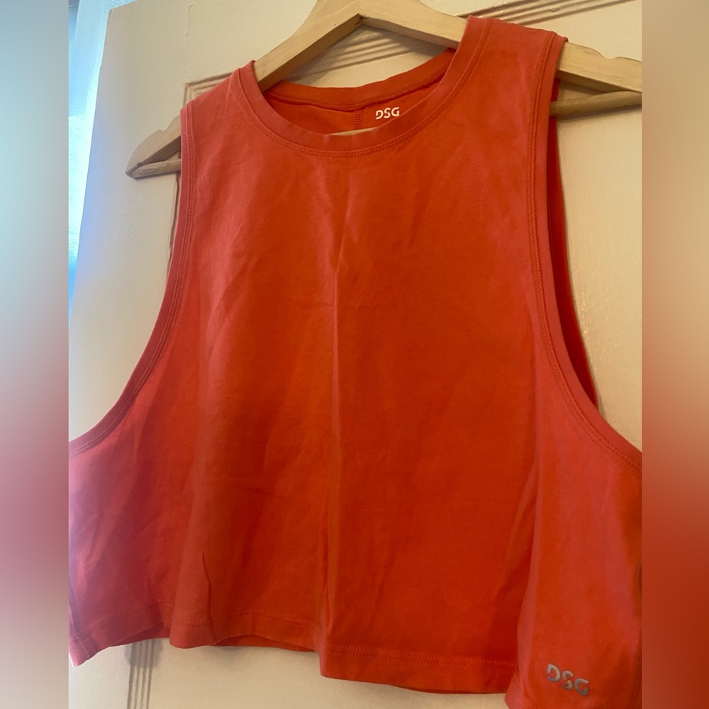 SOLD Never Worn DSG Coral Athletic Sleeveless Crop Top - L